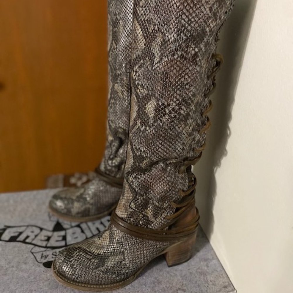 Brown Multi Snake size 7 Boot Steven by Freebird